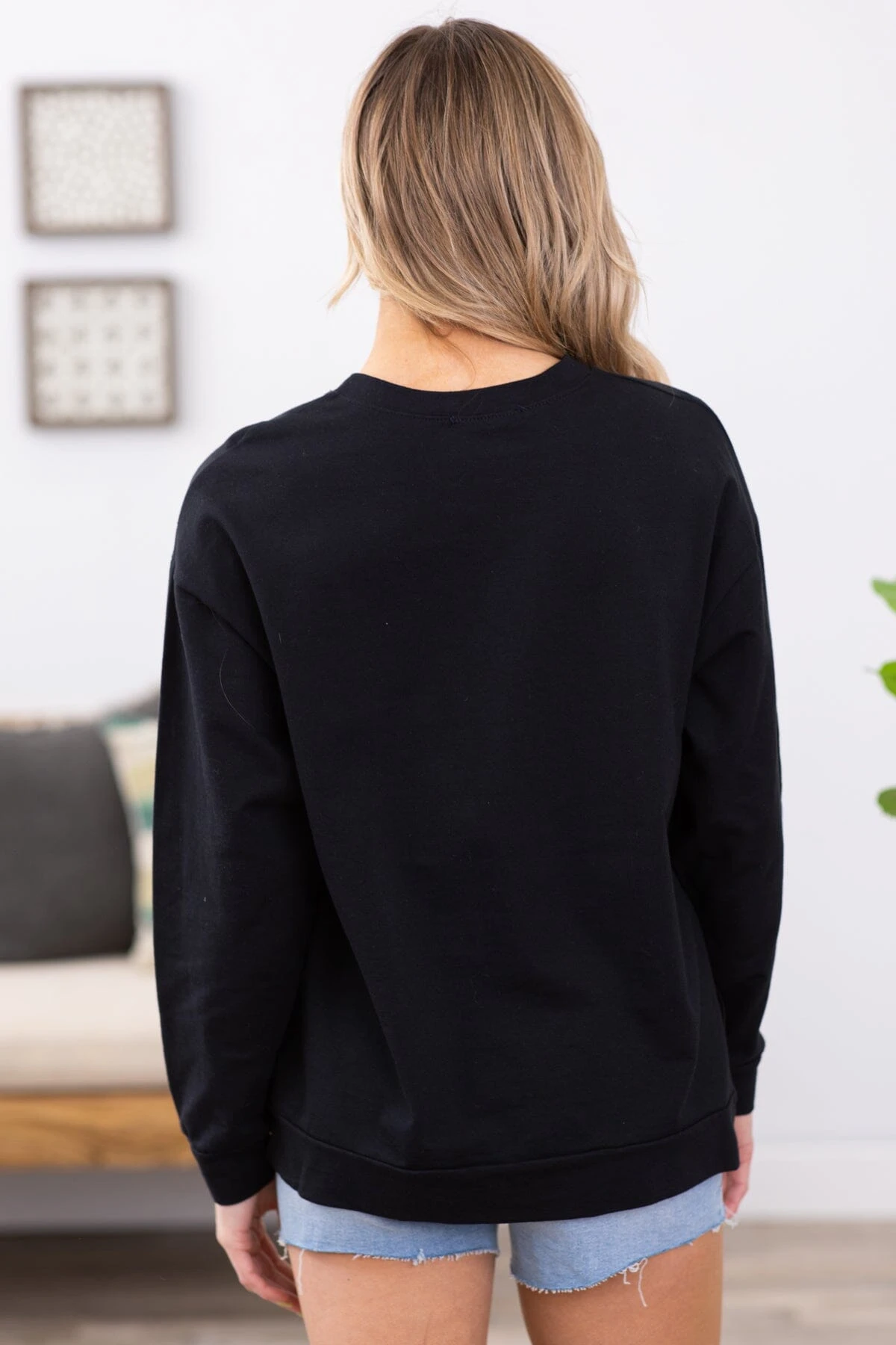 Black And Yellow Smiley Graphic Sweatshirt - Image 4