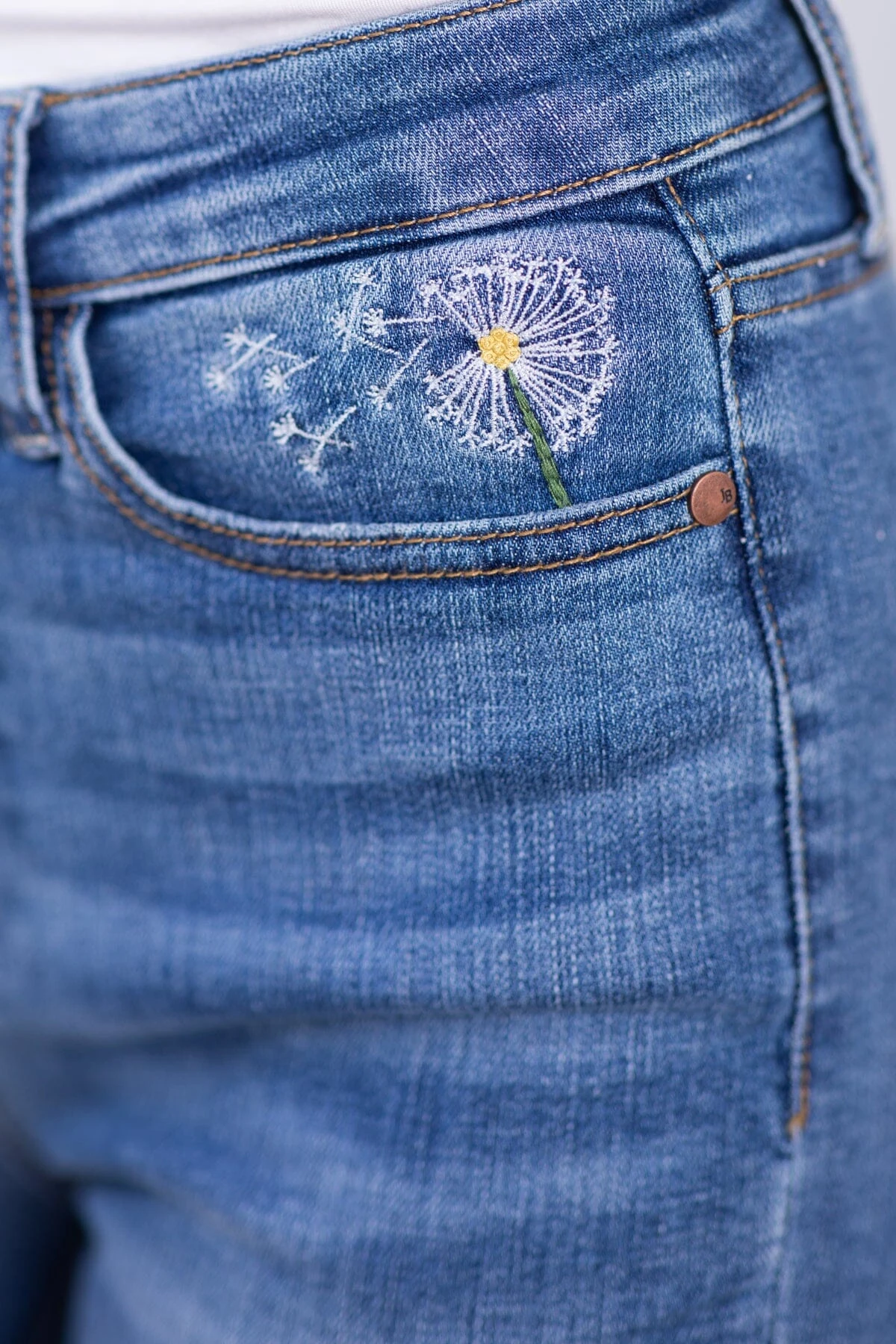 Judy Blue Dandelion Embroidered Jeans - Image 2