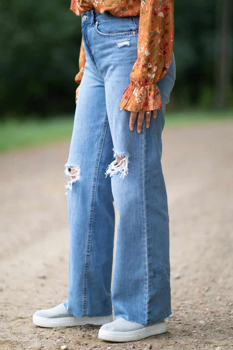 Medium Wash Distressed Knee Wide Leg Jeans - Image 2