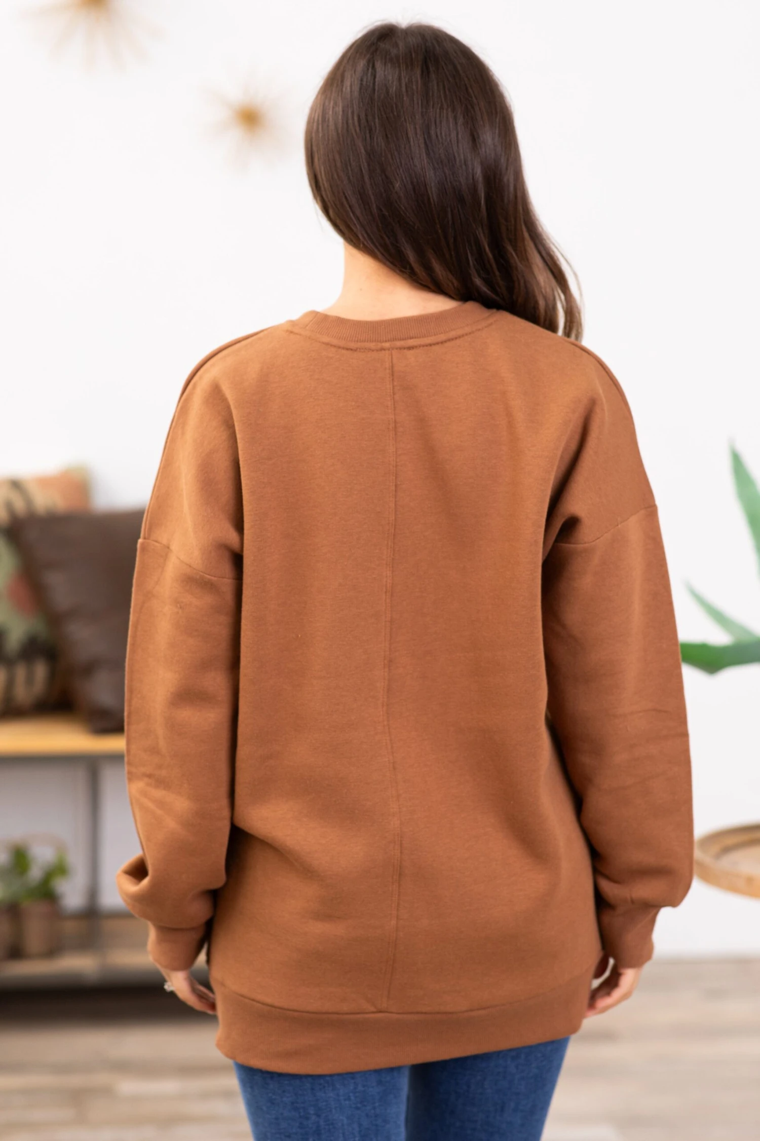 Mocha Crew Neck Sweatshirt With Pockets - Image 4