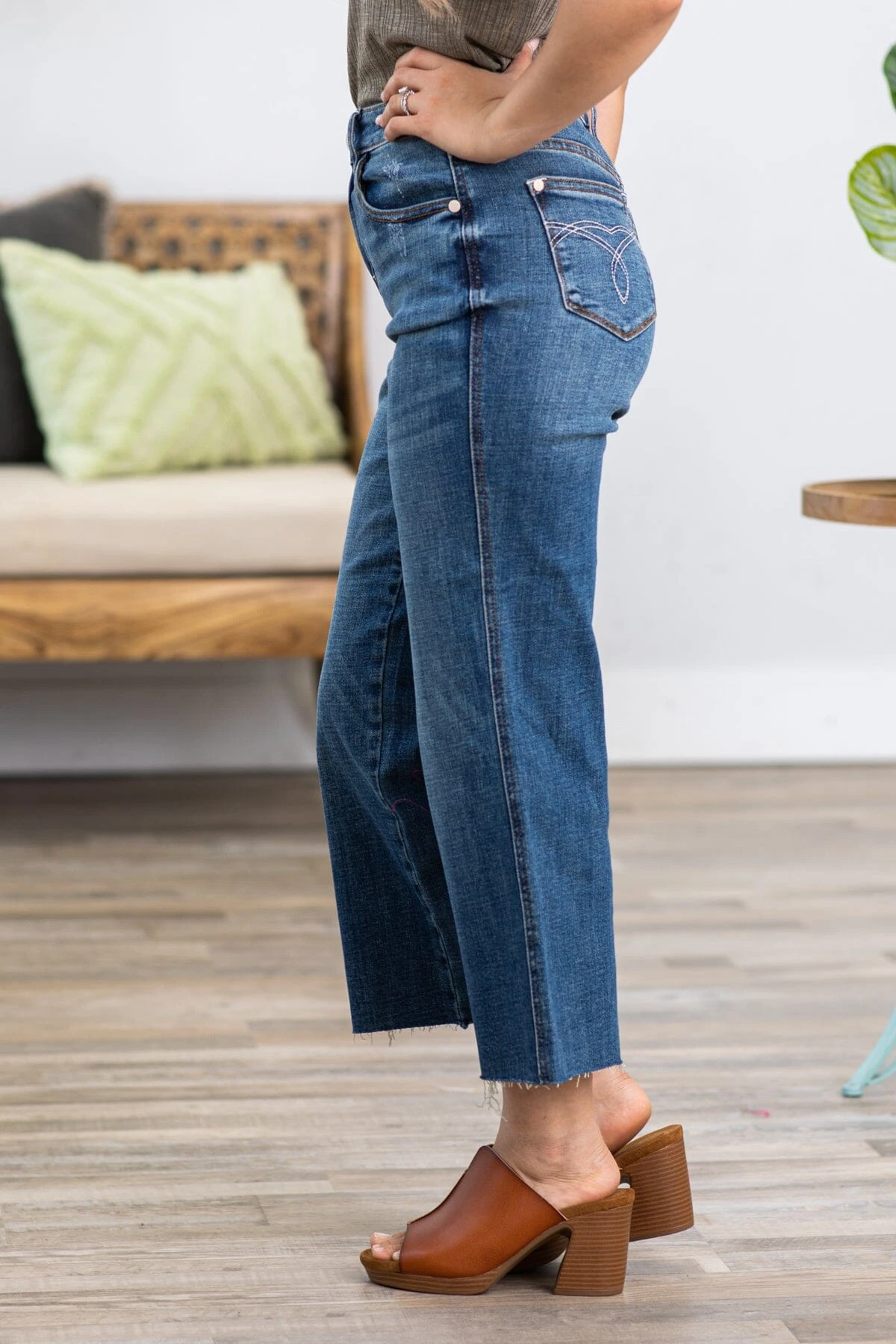 Judy Blue Cropped Wide Leg Jeans - Image 4