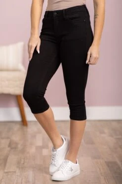 Judy Blue Black Skinny Capris